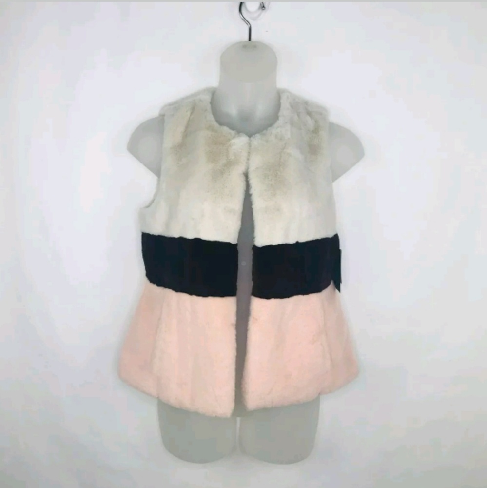 Faux Fur Vest - Picture 1 of 5